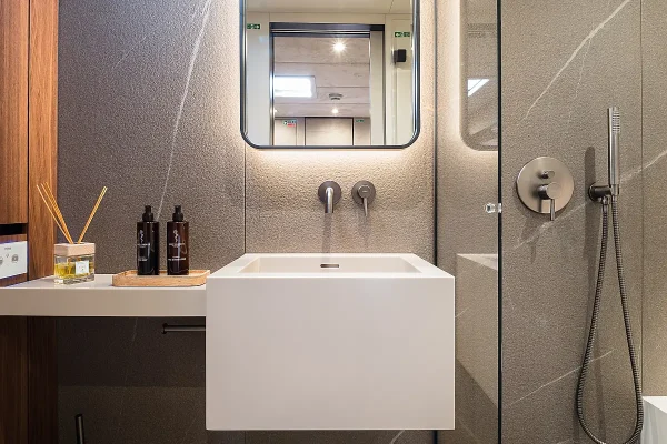 Sunreef 60 - Ahalya - Duschkabine