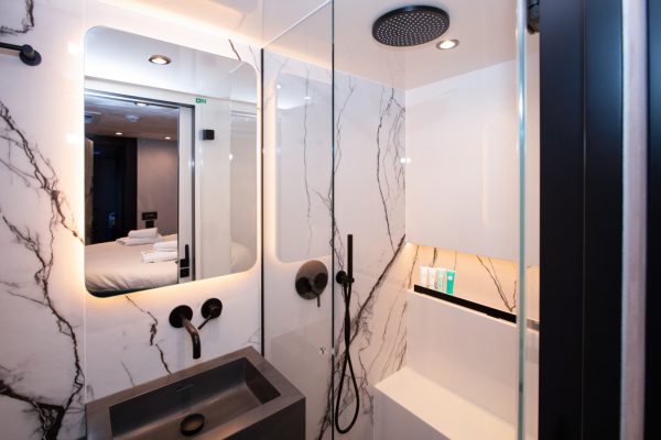 Sunreef-60-Mr.-Si-Duschkabine-02