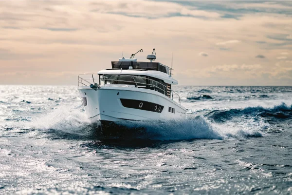 Swift Trawler 37 Fly - ZOE