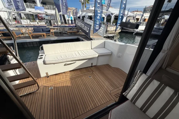 Swift Trawler 37 Fly - ZOE