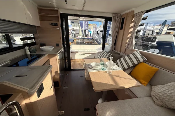 Swift Trawler 37 Fly - ZOE