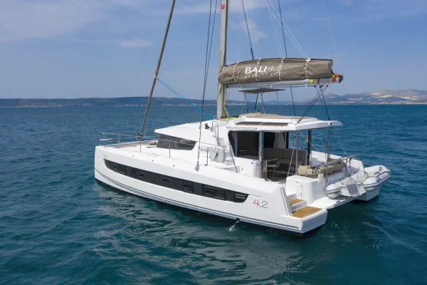 Katamaran Charter in Kaštela: Bali 4.2 Open Space - Holiday Inn