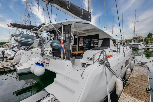 Catamaran chartern in Kroatien