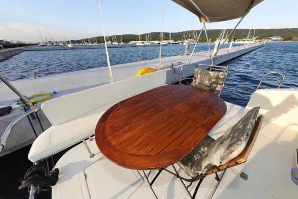 Yacht mieten: Futura 40 Grand Horizon - Backup