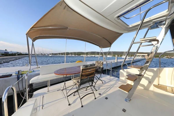 Yacht mieten: Futura 40 Grand Horizon - Backup