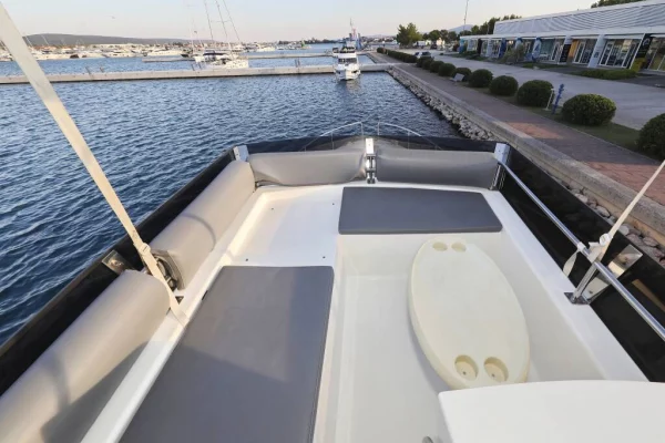 Yacht mieten: Futura 40 Grand Horizon - Backup