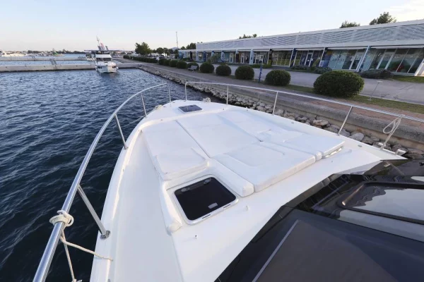 Yacht mieten: Futura 40 Grand Horizon - Backup