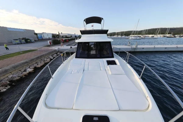 Yacht mieten: Futura 40 Grand Horizon - Backup
