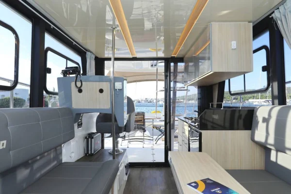 Yacht mieten: Futura 40 Grand Horizon - Backup