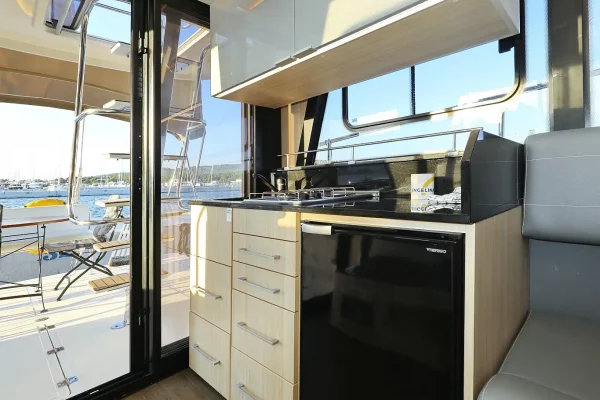 Yacht mieten: Futura 40 Grand Horizon - Backup