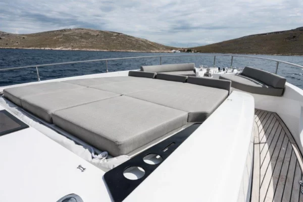 Greenline 58 fly deck