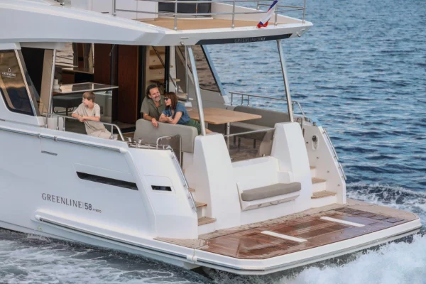 Entdecken Sie die Motoryacht Greenline 58 Fly in Pirovac