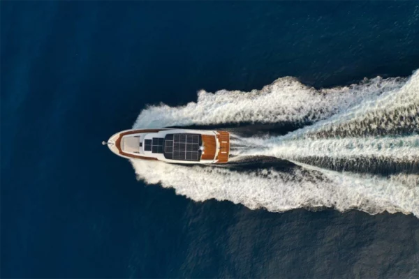 Entdecken Sie die Motoryacht Greenline 58 Fly in Pirovac