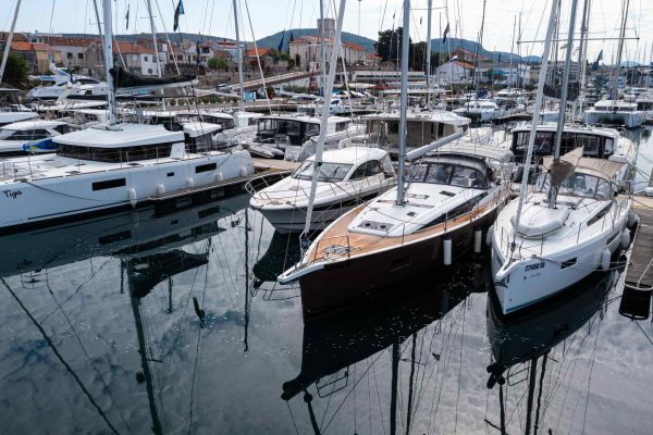 Segelyacht Charter Kroatien - Jeanneau 51