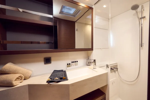 Katamaran chartern Kroatien mit Skipper