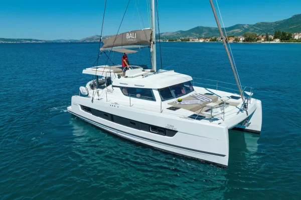 Katamaran chartern Split und Hvar