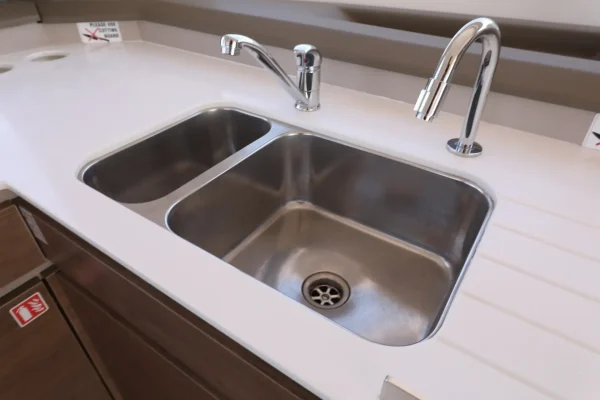 Katamaran chartern Split und Hvar