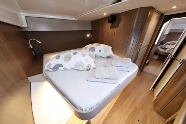 Katamaran chartern Split und Hvar