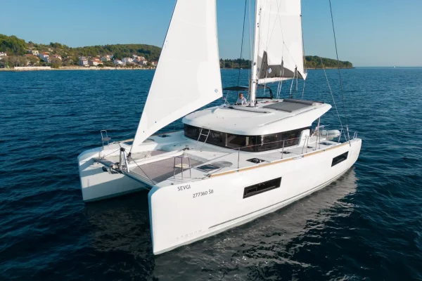 Katamaran Charter: Lagoon 40 - Sevgi