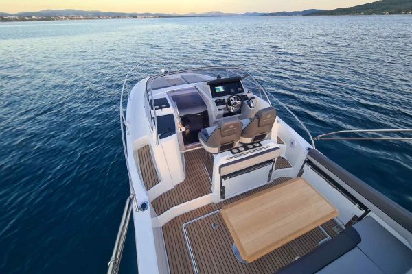 Boot mieten: Jeanneau Cap Camarat 9.0 WA