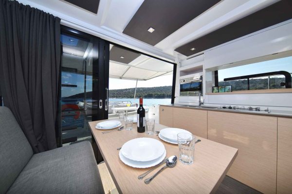 Kroatien Motorkatamaran Chartern