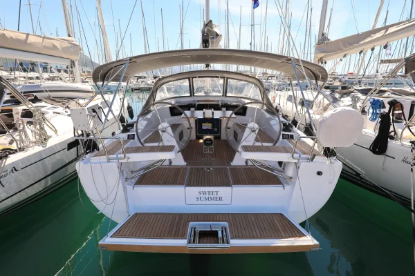Segelboot Charter in Kaštela: Hanse 388 - Sweet Summer