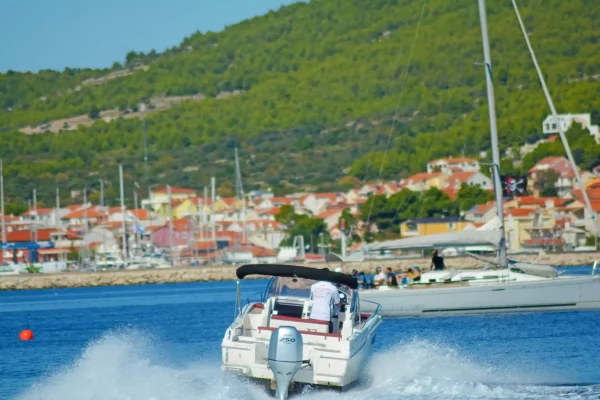 Atlantic 730 Sun Cruiser in Tribunj mieten