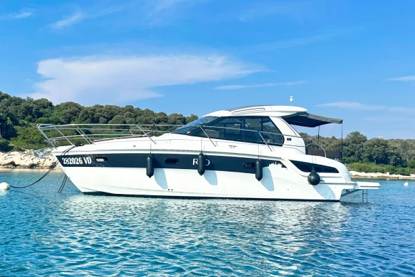 Yachtcharter Biograd: Bavaria 33 HT - Rio