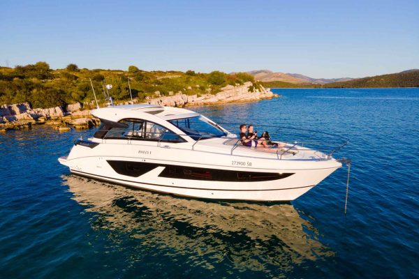 Motorboot Kroatien - Gran Turismo 41 - Holly