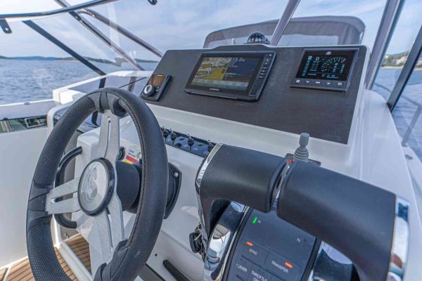 Boote Chartern Vodice Beneteau Flyer 9 Sundeck