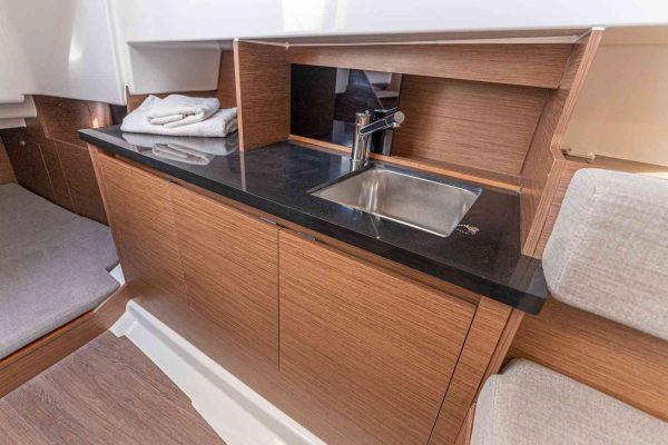 Boote Chartern Vodice Beneteau Flyer 9 Sundeck