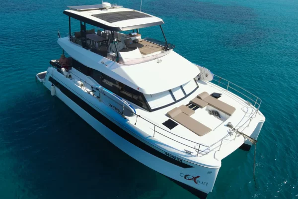 Motorkatamaran mieten