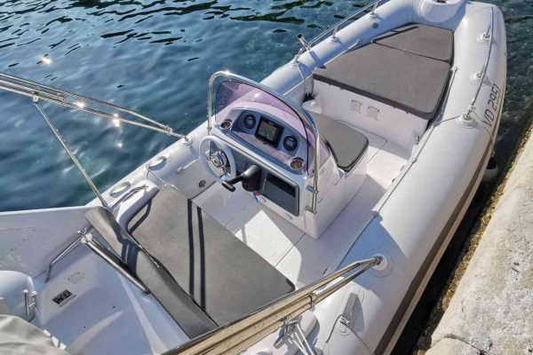 Renta a Boat Tribunj - Grand 550