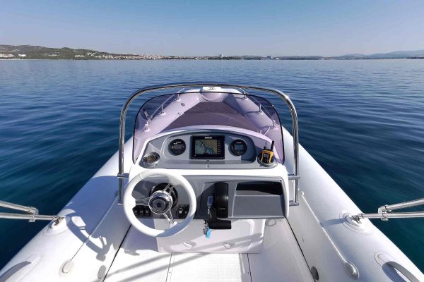 Renta a Boat Tribunj - Grand 550