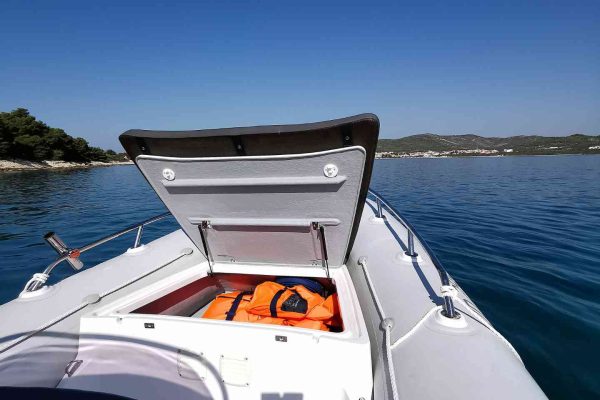 Renta a Boat Tribunj - Grand 550