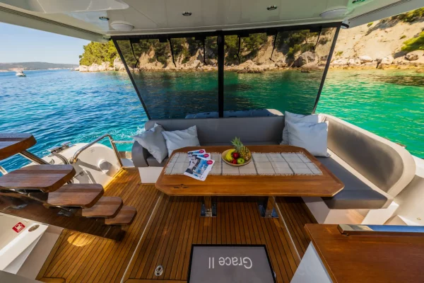 Sealine F430 Grace II Kastela
