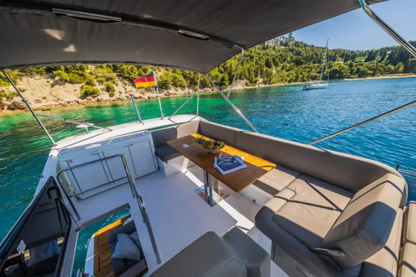 Sealine F430 Grace II Kastela