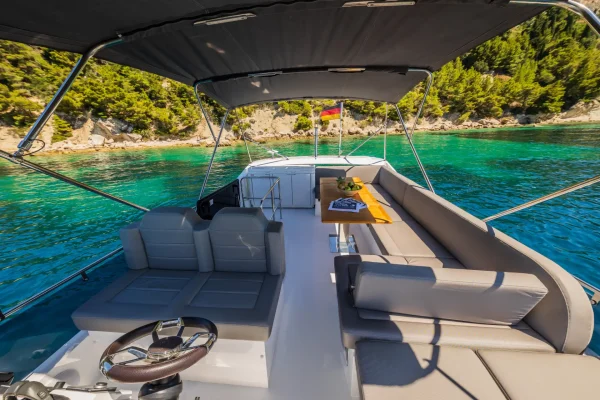 Sealine F430 Grace II Kastela