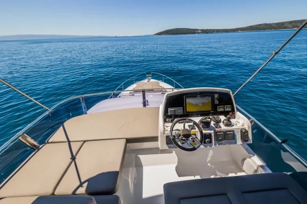 Sealine F430 Grace II Kastela