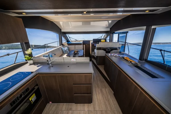 Sealine F430 Grace II Kastela