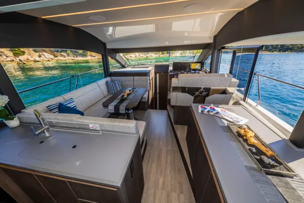 Sealine F430 Grace II Kastela
