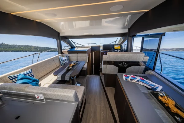 Sealine F430 Grace II Kastela
