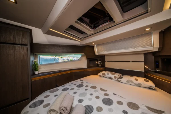 Sealine F430 Grace II Kastela