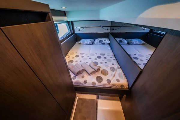Sealine F430 Grace II Kastela