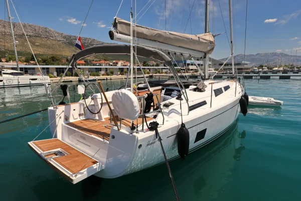 Segelboot mieten in Kaštela: Hanse 418 - Estel