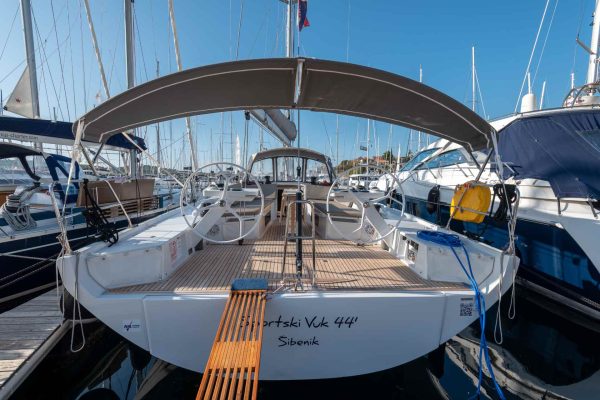 Segelboot Charter: Grand Soleil 44 Performance - Sportski Vuk