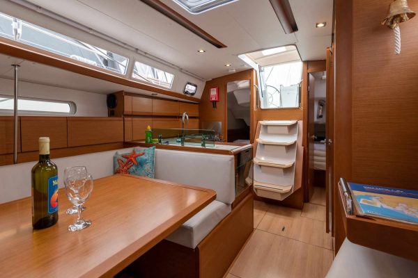 Sun Odyssey 389 - Santana