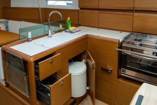 Sun Odyssey 389 - Santana