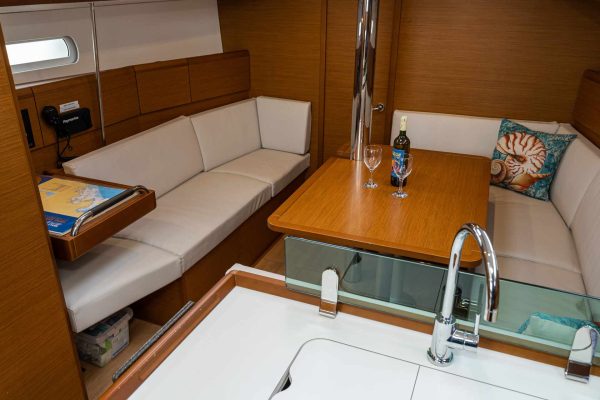 Sun Odyssey 389 - Santana