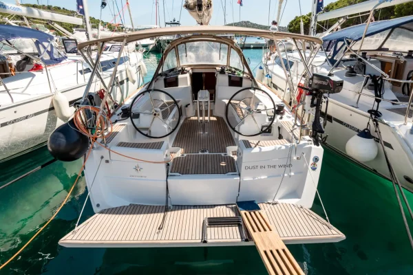 Segelboot Charter: Sun Odyssey 389 - Dust in the Wind